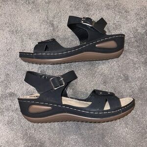 NWT American Exchange Black Wedges Size 10